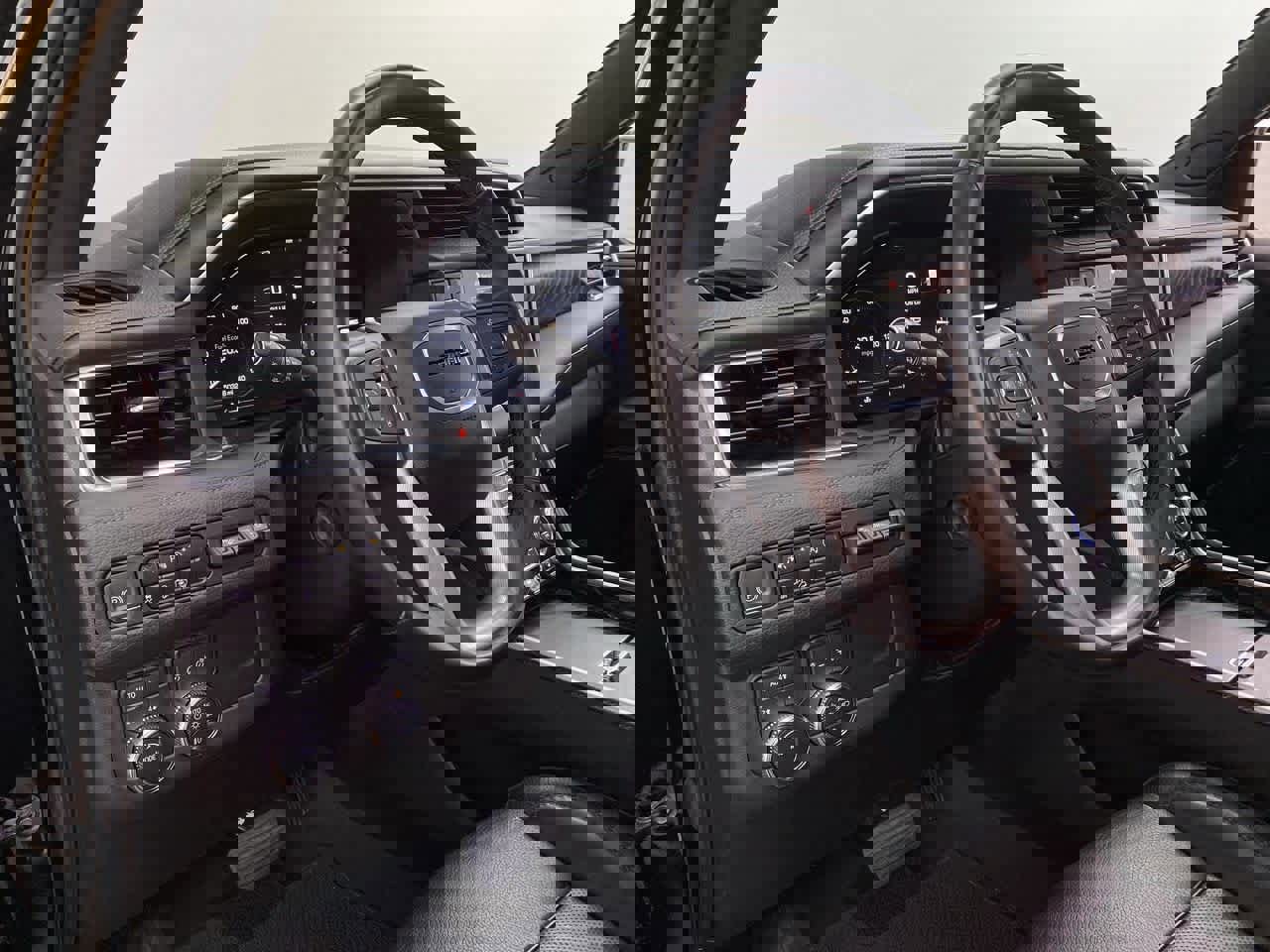 Used 2024 GMC Yukon Denali image 2