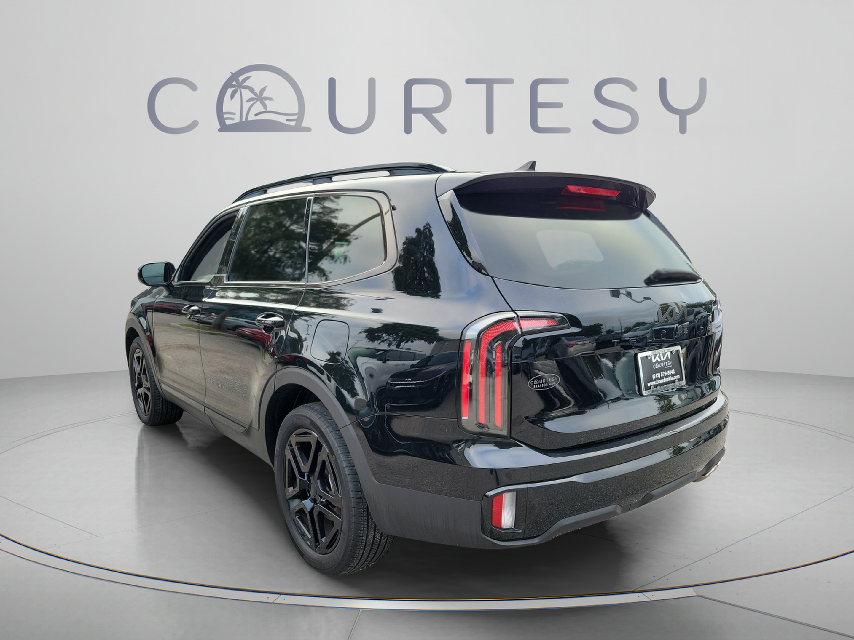 Certified 2025 Kia Telluride SX X-Line AWD/4WD image 2