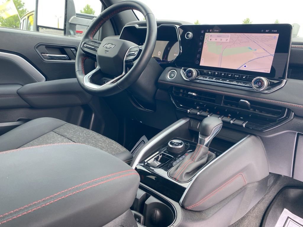 Used 2024 Chevrolet Colorado Z71 w/ Z71 Convenience Package 2 image 7