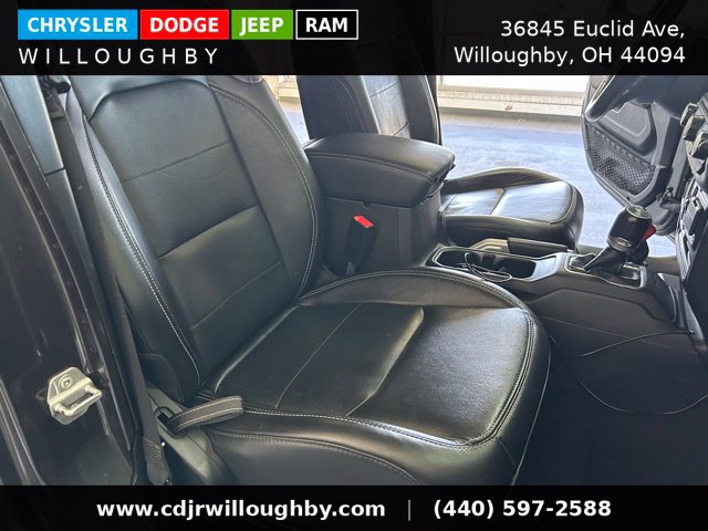 Used 2020 Jeep Wrangler Unlimited Sahara w/ Dual Top Group AWD/4WD image 31