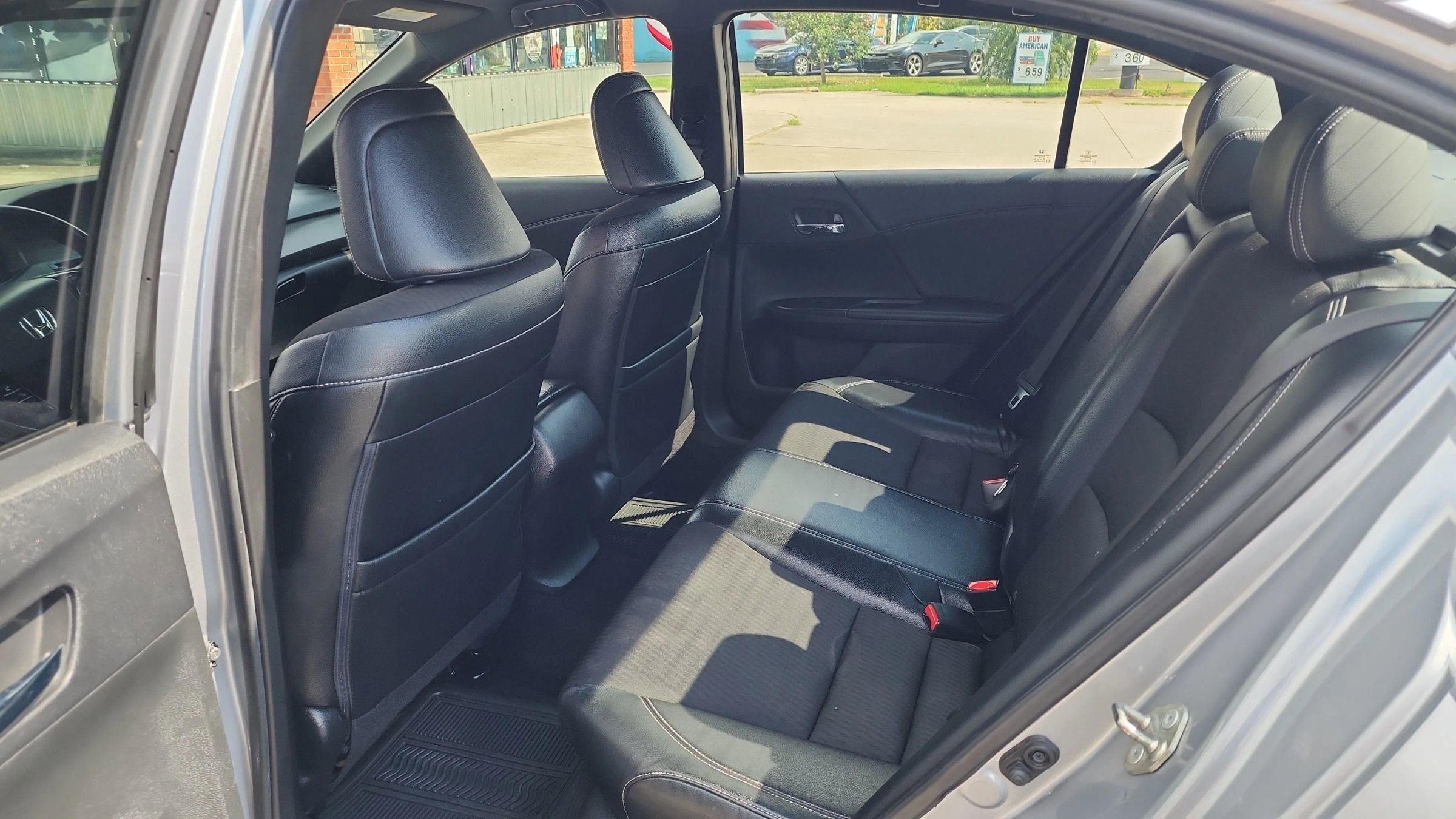 Used 2017 Honda Accord Sport image 10