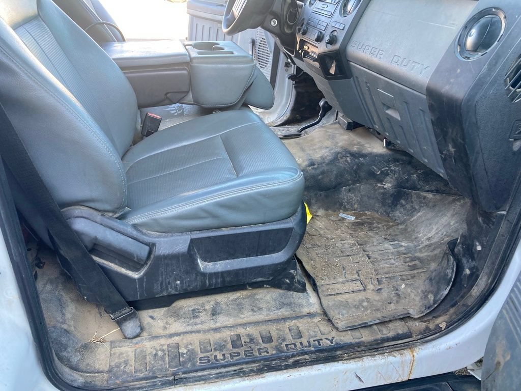 Used 2014 Ford F550 4x4 Regular Cab Super Duty image 16