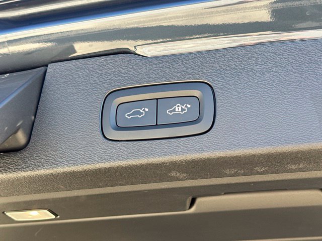 Certified 2024 Volvo V60 B5 Cross Country Ultimate w/ Protection Package Premier AWD/4WD image 35