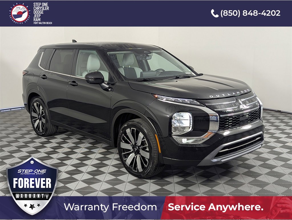 Used 2025 Mitsubishi Outlander SE