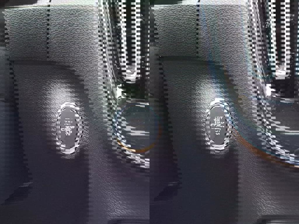 New 2026 Volvo XC40 B5 Plus w/ Protection Package Premier image 18