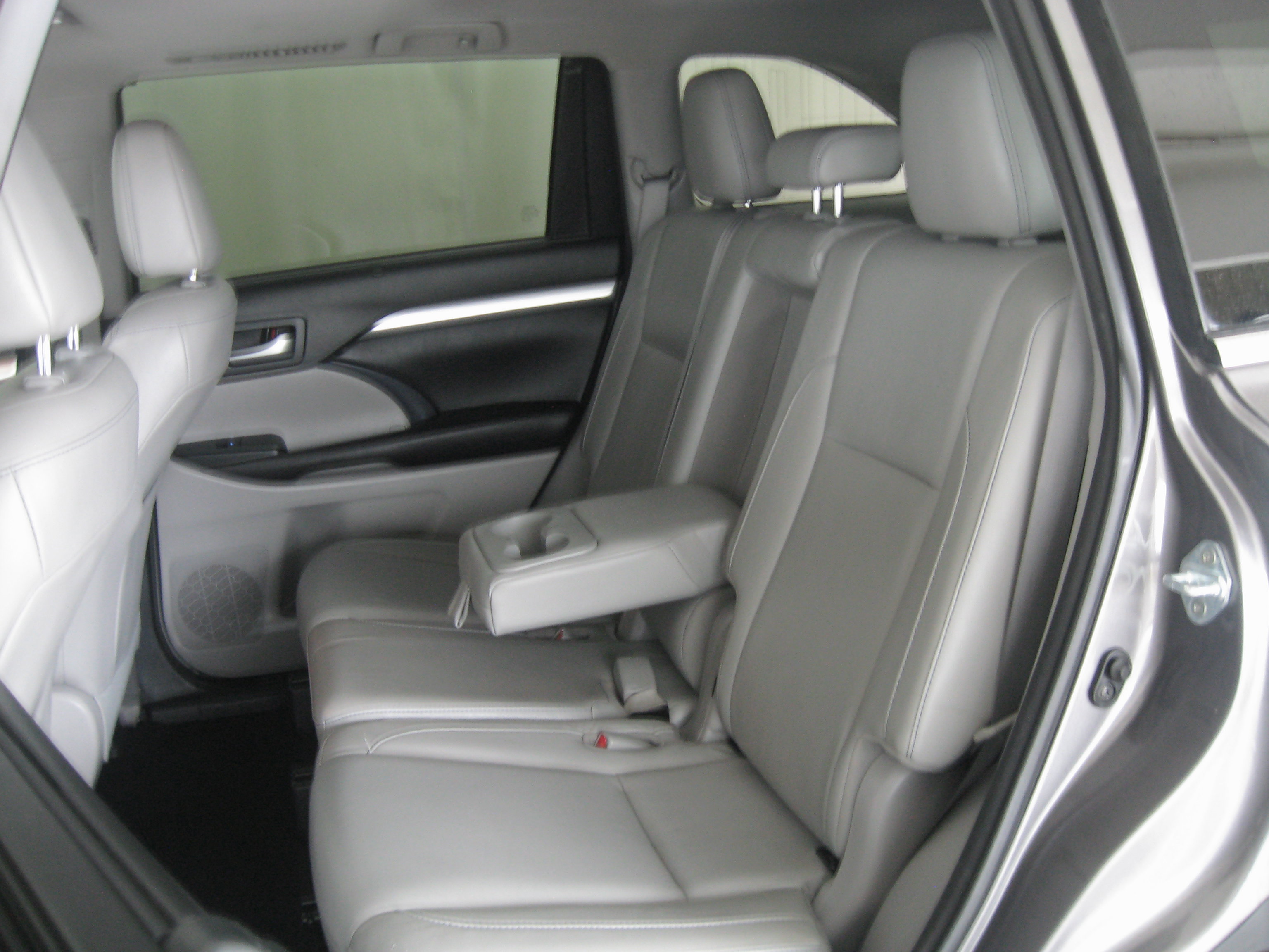 Used 2017 Toyota Highlander XLE image 11