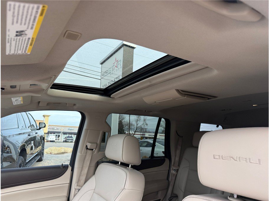 Used 2019 GMC Yukon Denali w/ Denali Ultimate Package AWD/4WD image 31