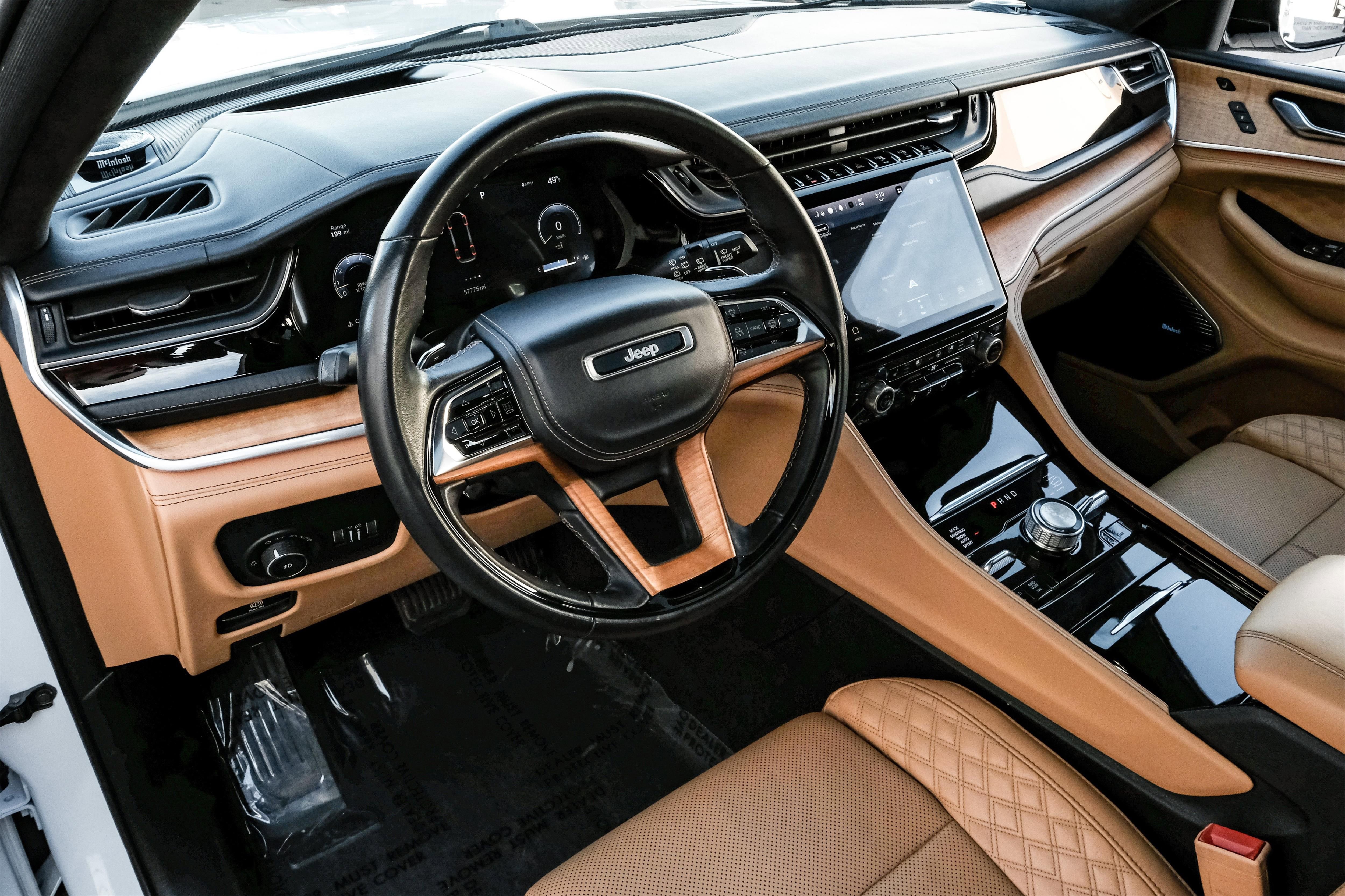 Used 2022 Jeep Grand Cherokee L Summit image 2