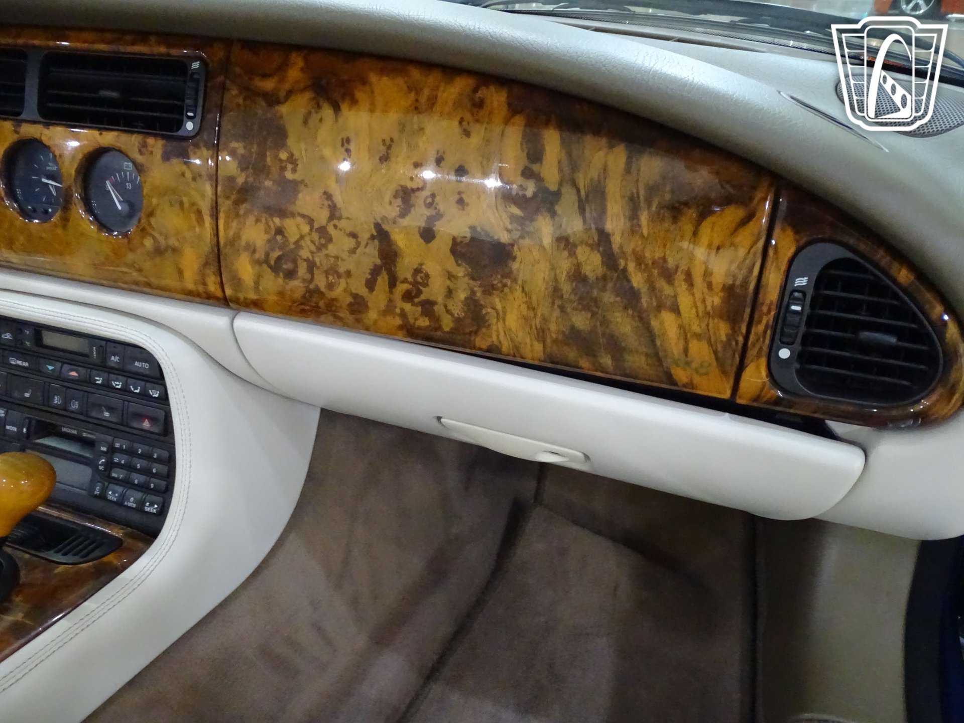 Used 1998 Jaguar XK8 Convertible image 18
