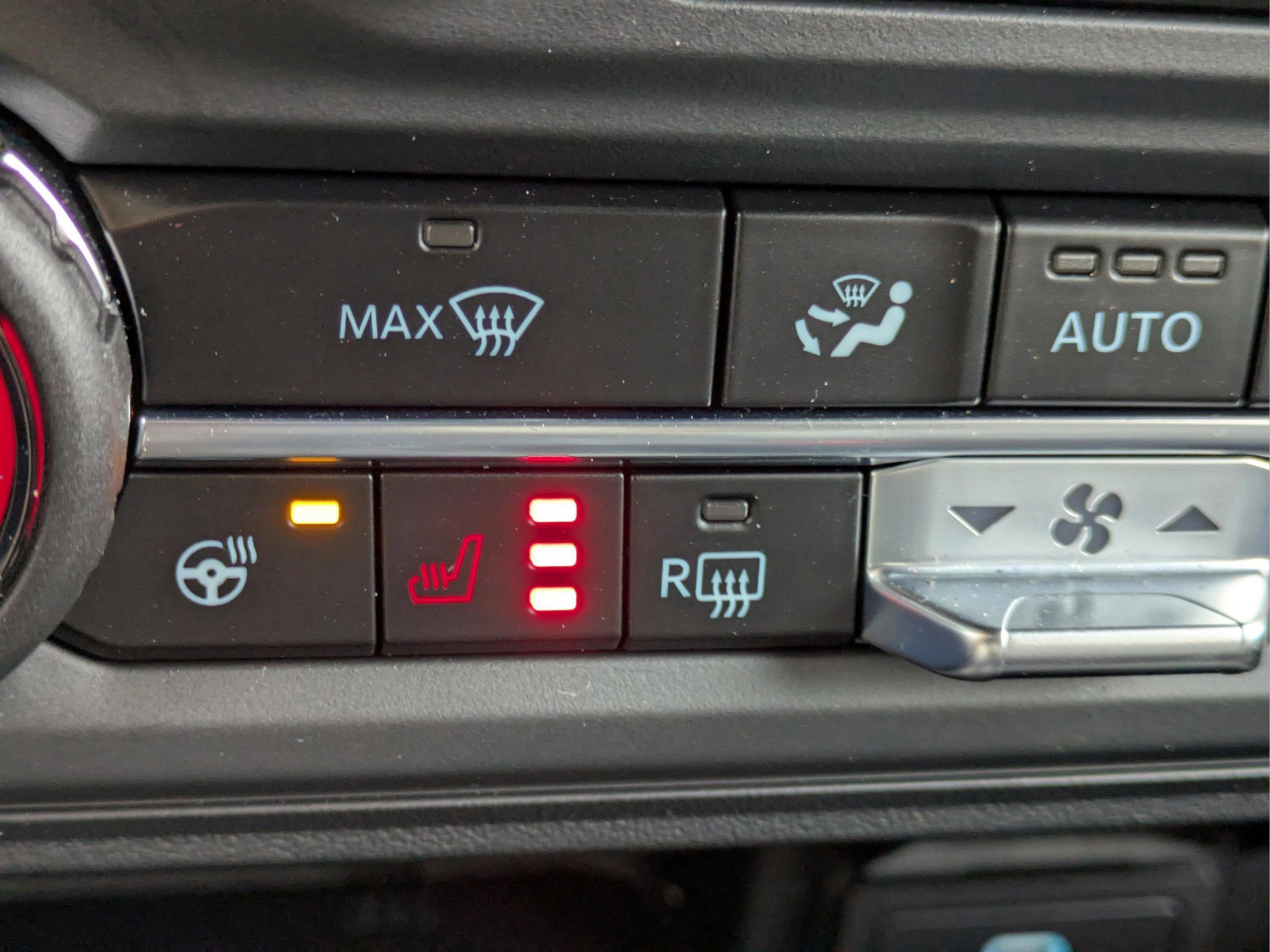 Used 2025 Ford Bronco Badlands image 20