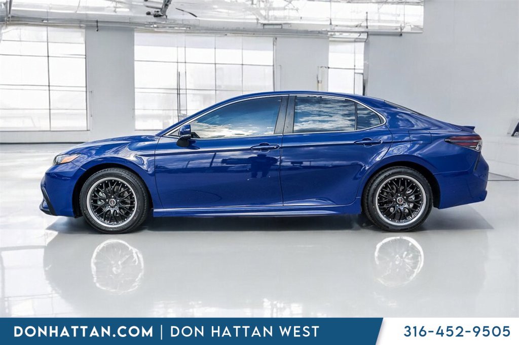 Used 2023 Toyota Camry SE w/ Cold Weather Package video 2