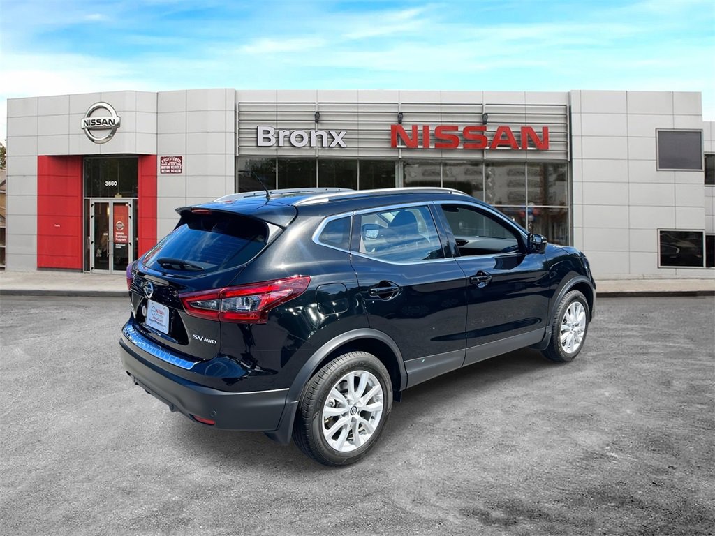 Used 2022 Nissan Rogue Sport SV w/ Technology Package image 7