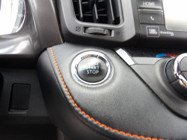 Used 2018 Toyota RAV4 SE w/ Power Extra Value Package AWD/4WD image 17