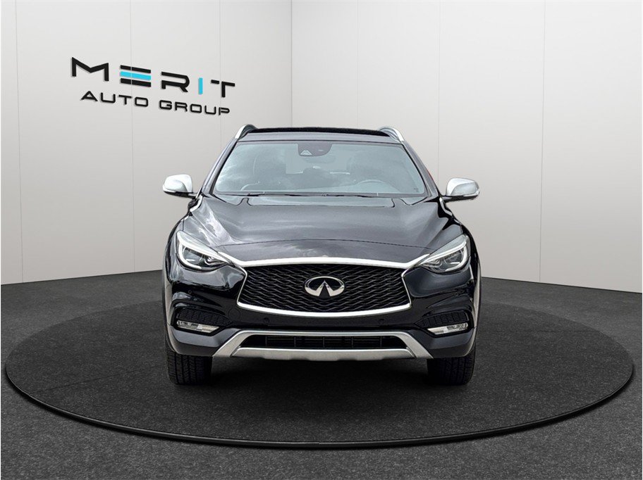 Used 2017 INFINITI QX30 Premium w/ Technology Package AWD/4WD image 3
