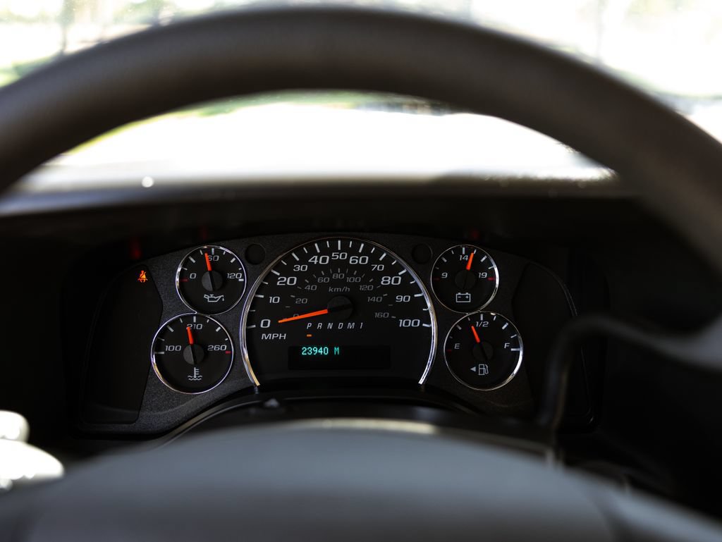 Used 2025 Chevrolet Express 3500 LS RWD image 15