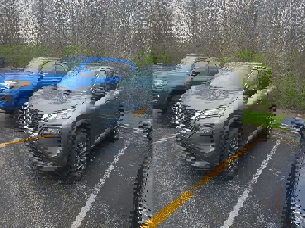 Used 2023 Nissan Rogue S image 1