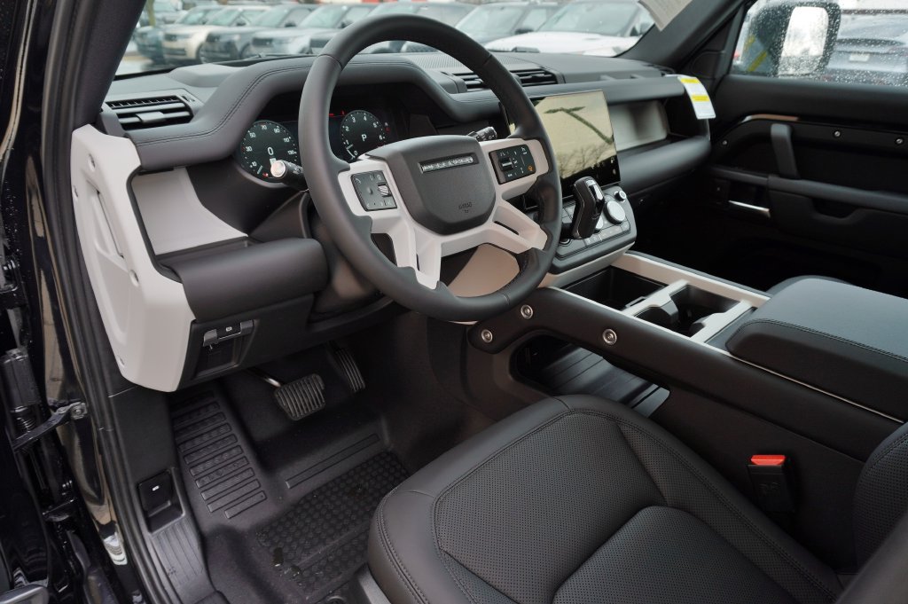 Used 2026 Land Rover Defender 110 S AWD/4WD image 12