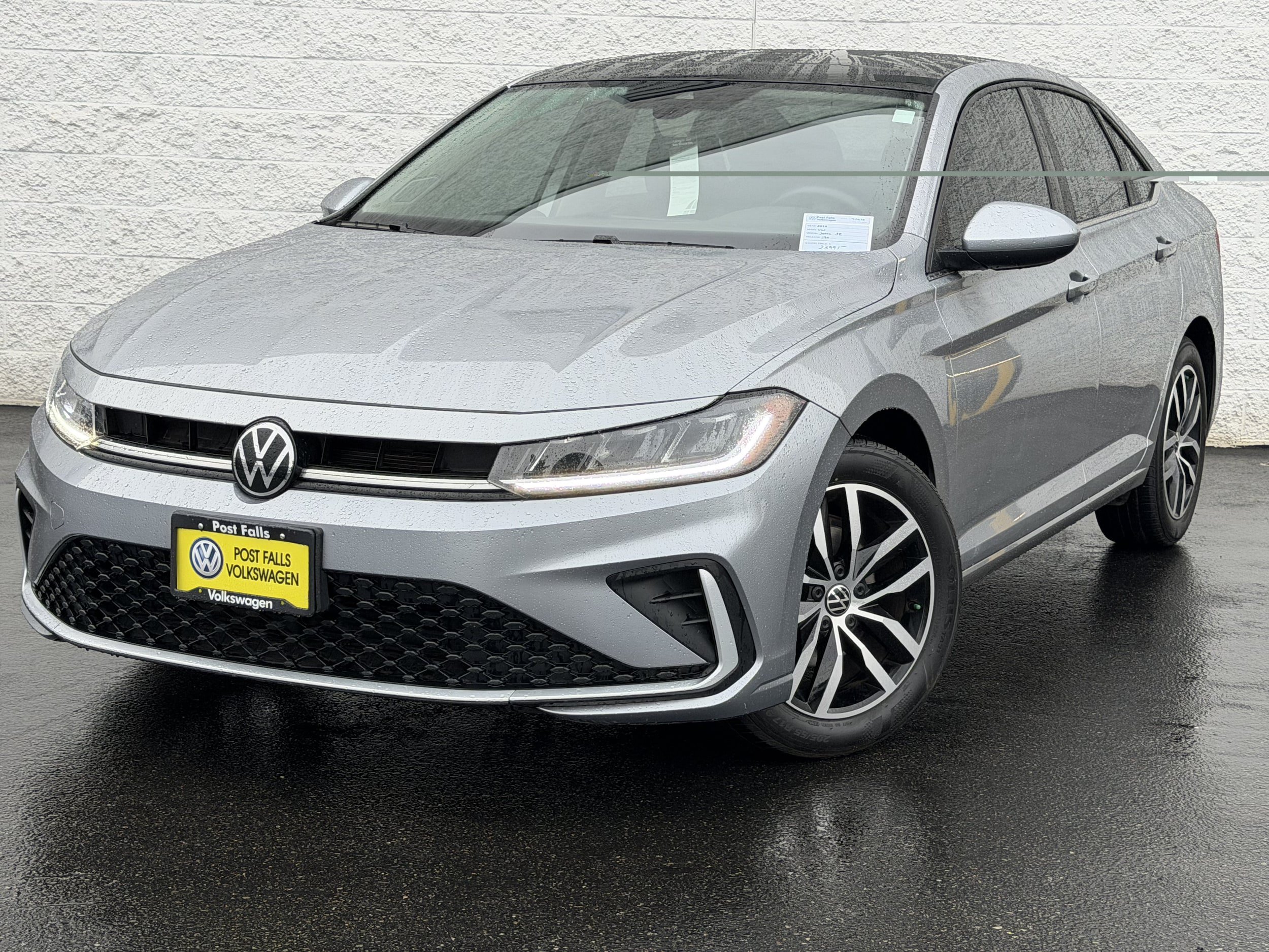 Used 2025 Volkswagen Jetta SE FWD image 3