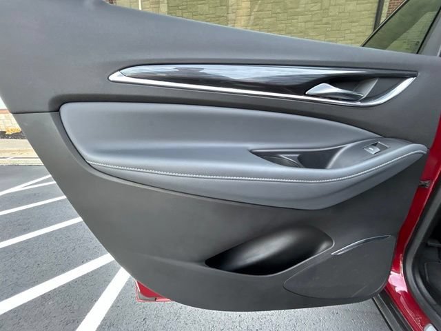Used 2022 Buick Enclave Premium AWD/4WD image 44