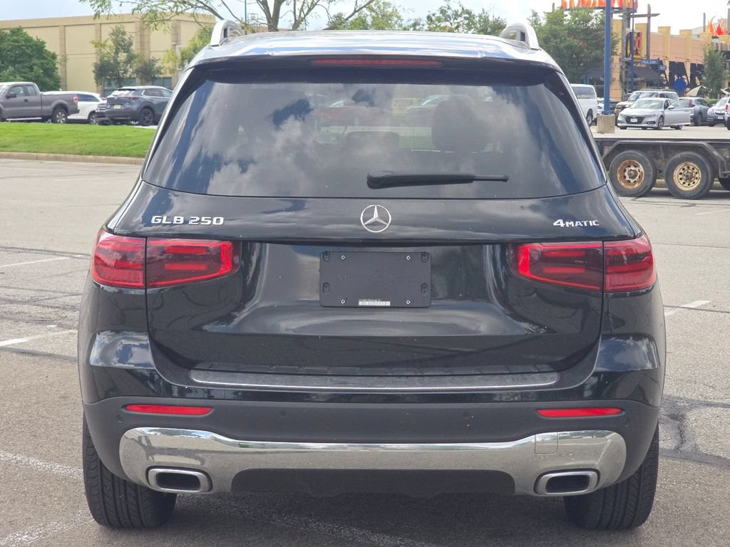 Used 2026 Mercedes-Benz GLB 250 4MATIC image 15