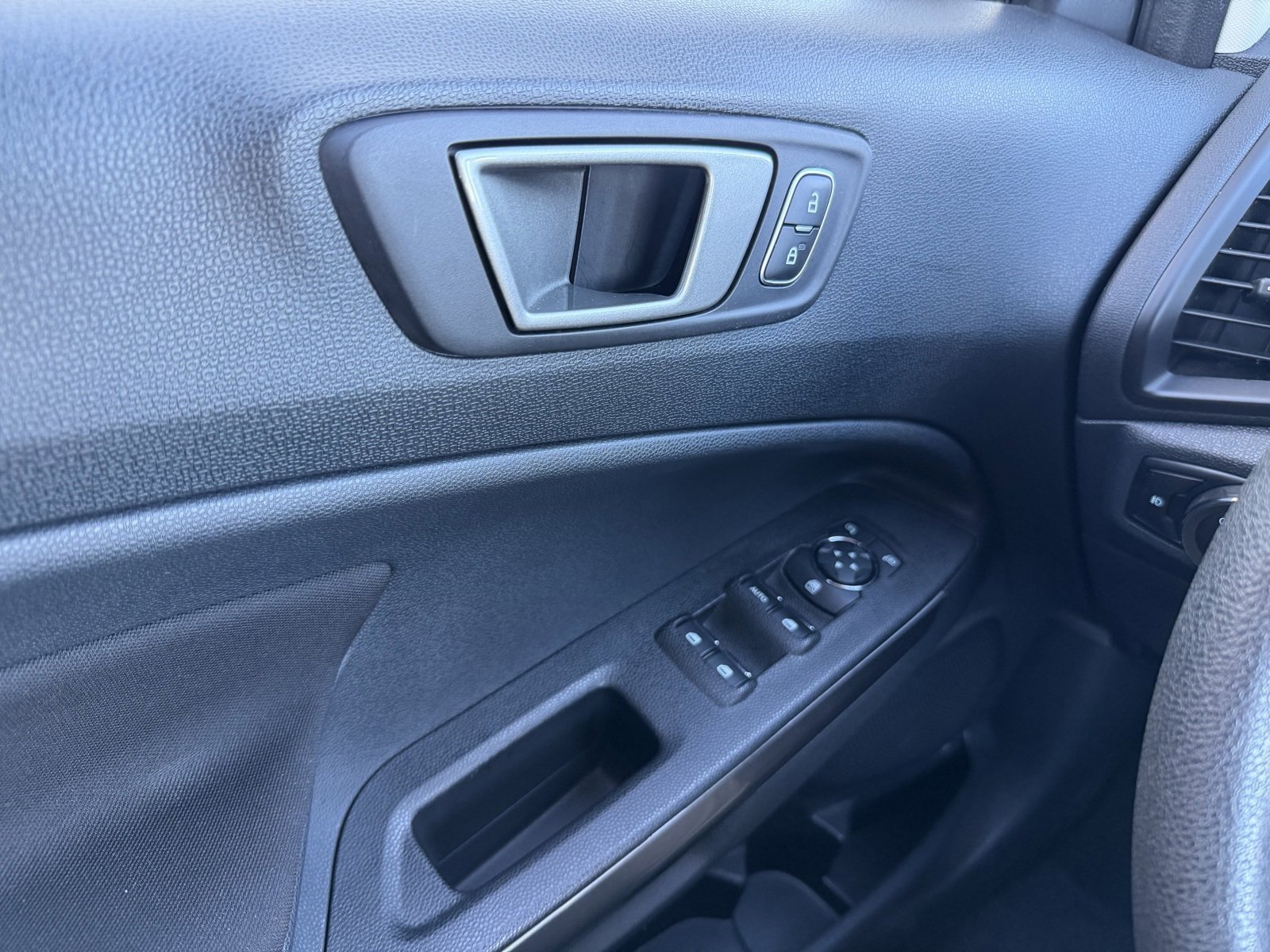 Used 2021 Ford EcoSport SE image 17