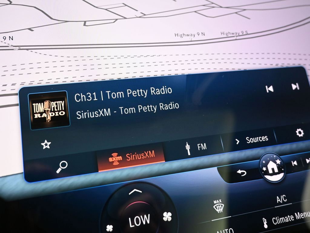 Used 2023 Mercedes-Benz EQS 580 4MATIC SUV image 19