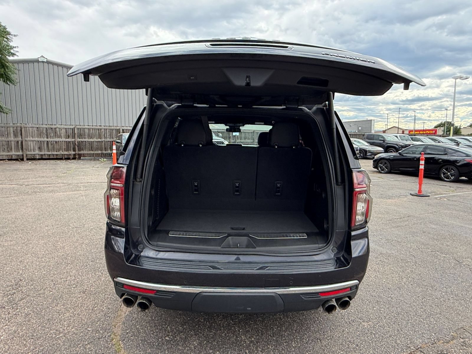 Used 2023 Chevrolet Tahoe Premier AWD/4WD image 33