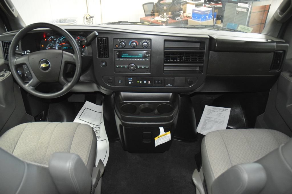 Used 2025 Chevrolet Express 3500 LT w/ LT Preferred Equipment Group RWD image 22