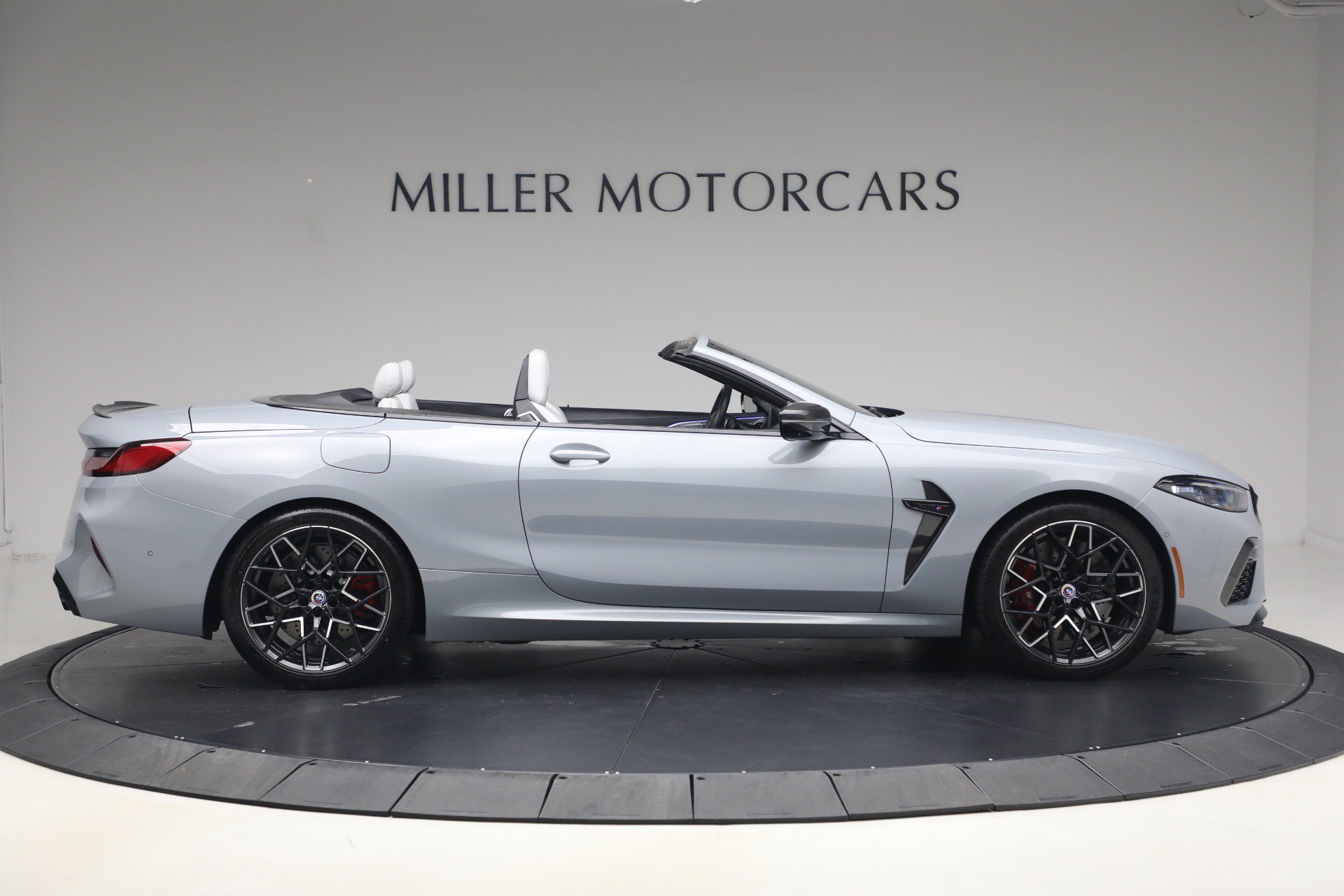 Used 2023 BMW M8 Competition w/ M Carbon Exterior Package AWD/4WD image 9