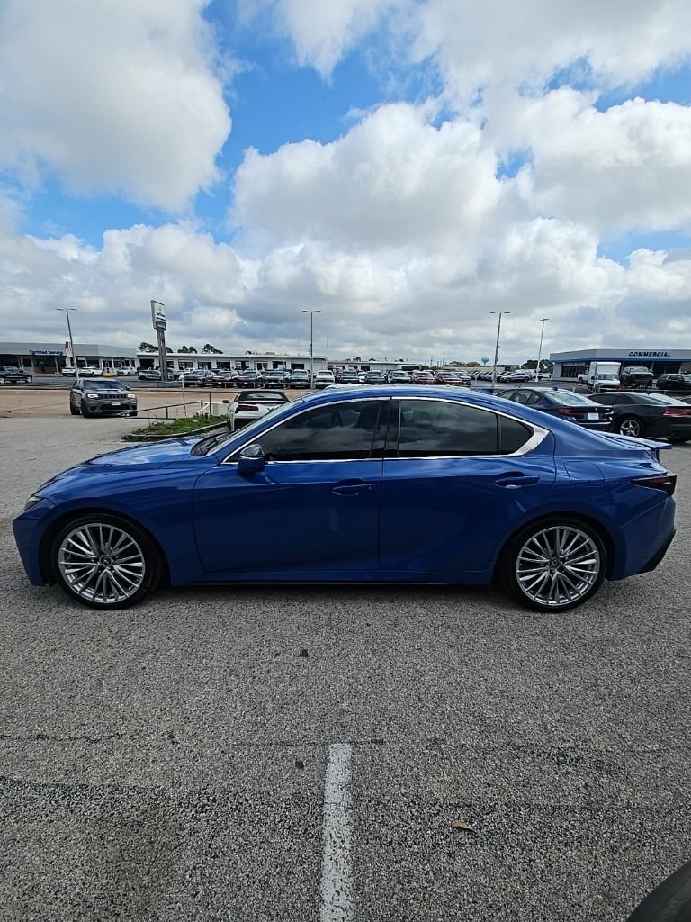 Used 2022 Lexus IS 300 w/ Premium Package image 4