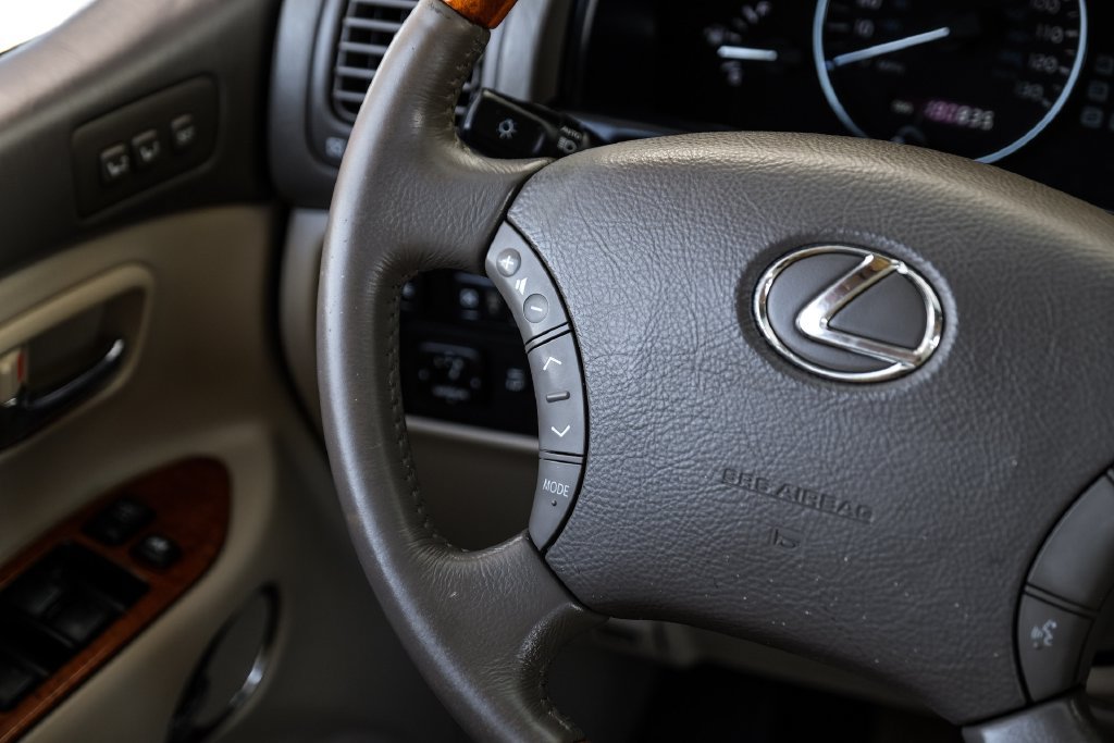 Used 2005 Lexus LX 470 4WD image 14