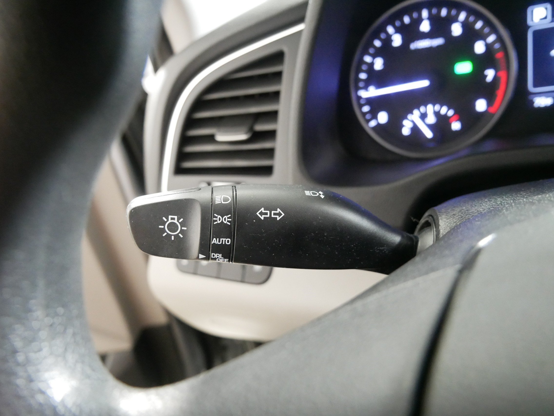 Used 2018 Hyundai Elantra SEL w/ Cargo Package FWD image 32