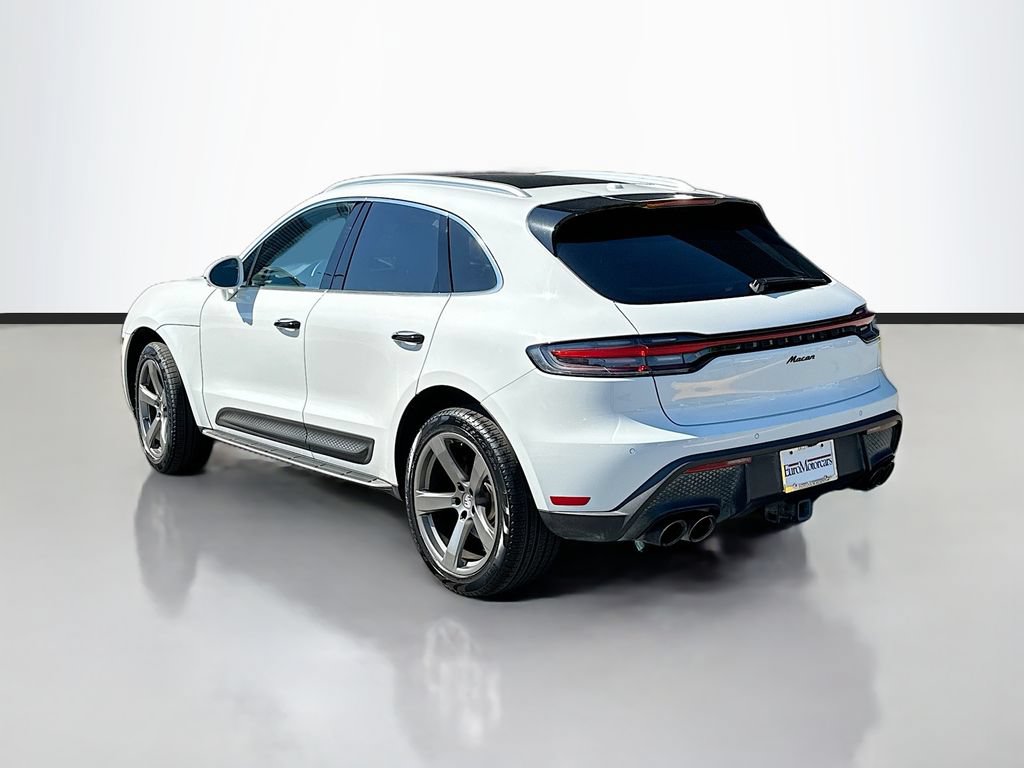 Certified 2023 Porsche Macan AWD/4WD image 3