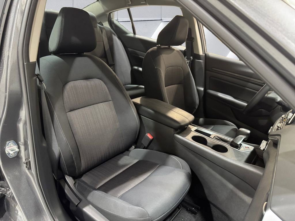 Used 2025 Nissan Altima 2.5 S image 14