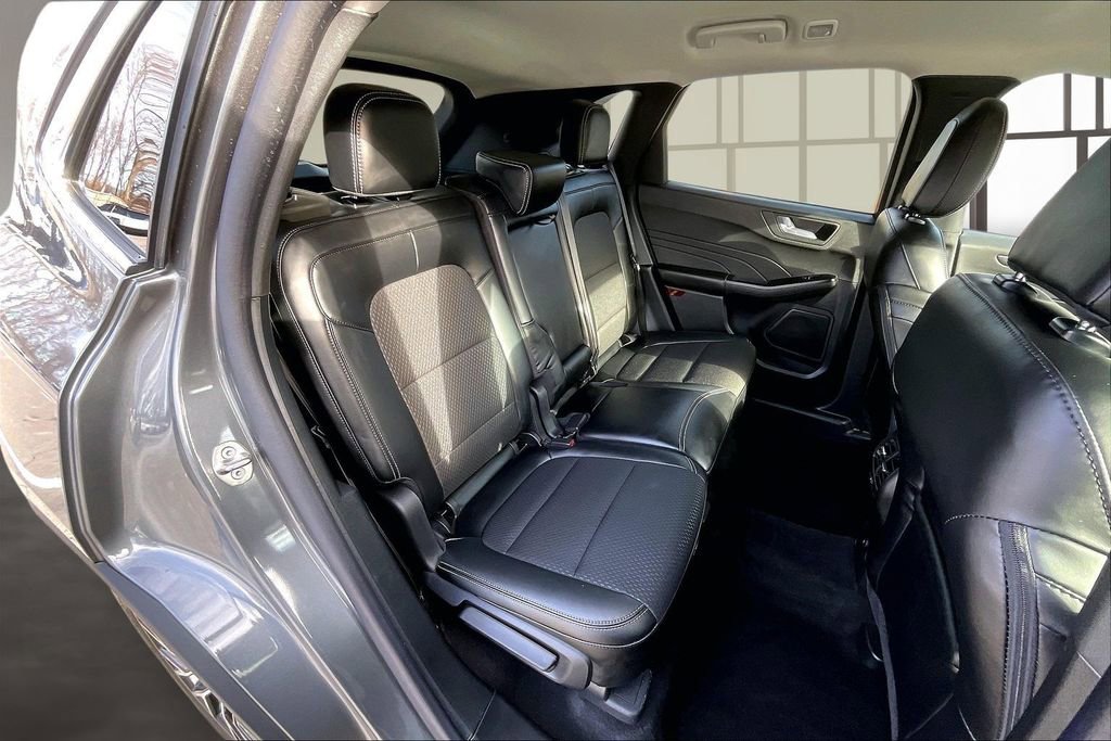 Used 2025 Ford Escape SE image 24