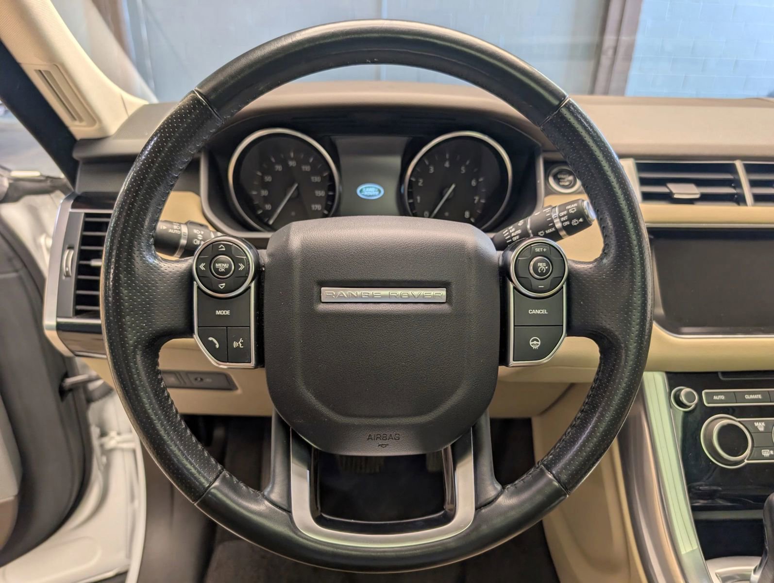 Used 2017 Land Rover Range Rover Sport HSE AWD/4WD image 9