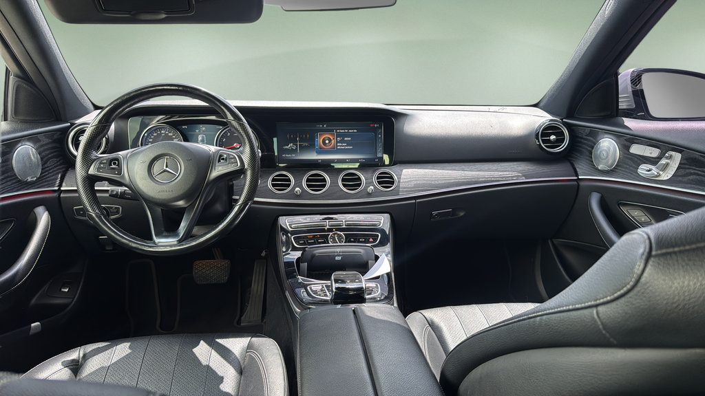 Used 2017 Mercedes-Benz E 300 4MATIC image 9