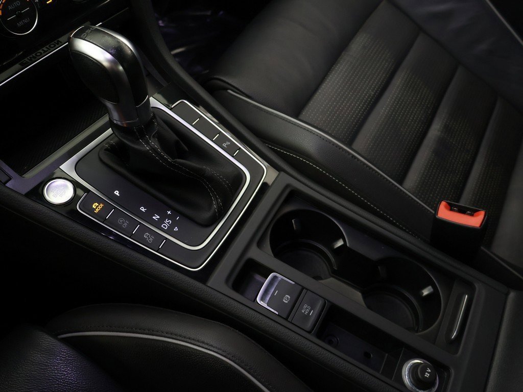 Used 2018 Volkswagen Golf R 4-Door image 51