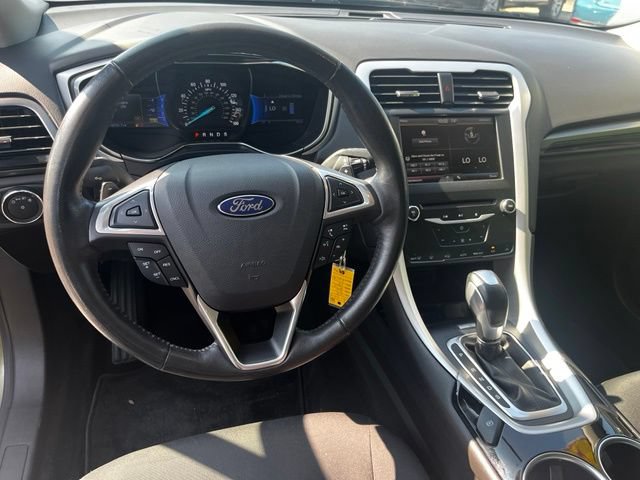 Used 2013 Ford Fusion SE FWD image 10