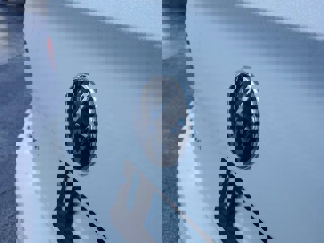 Used 2023 Volkswagen Jetta SE w/ Panoramic Sunroof Package image 10