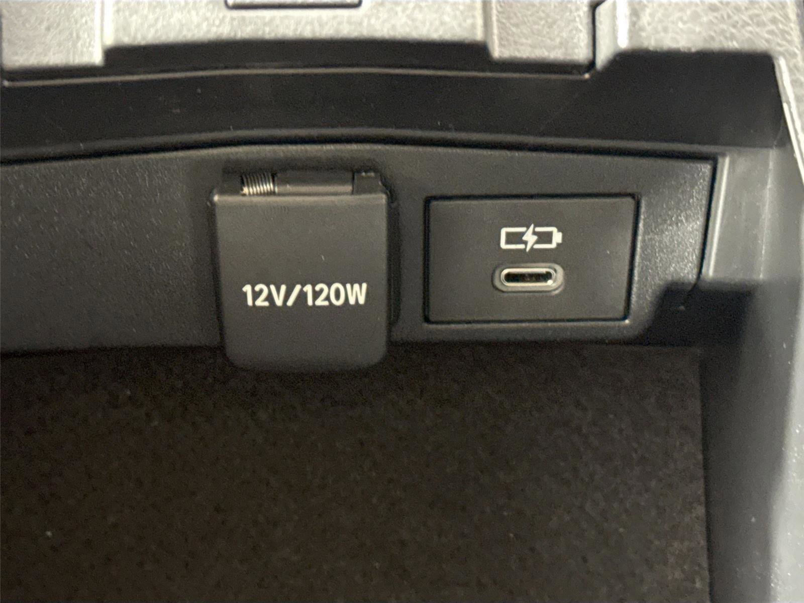 Certified 2025 Toyota Corolla LE image 31