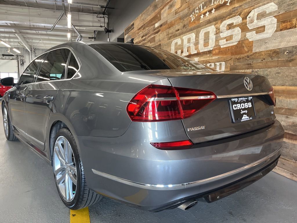 Used 2017 Volkswagen Passat 1.8T R-Line image 18