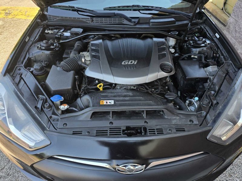 Used 2014 Hyundai Genesis 3.8 RWD image 13