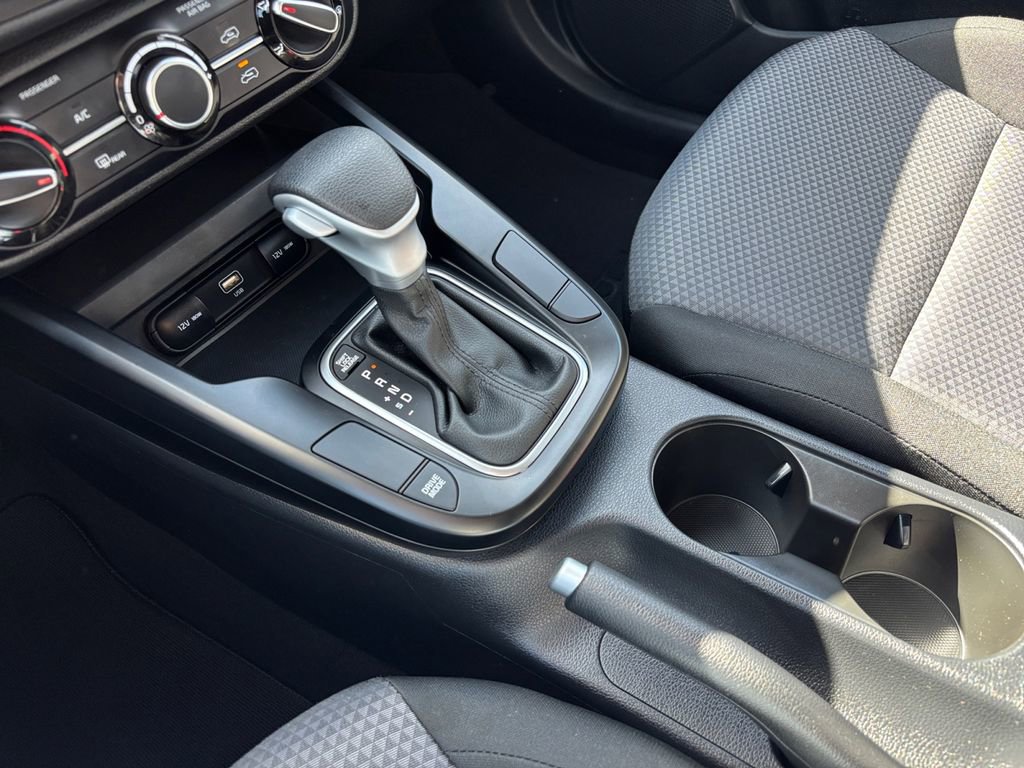 Used 2025 Kia Soul LX FWD image 21
