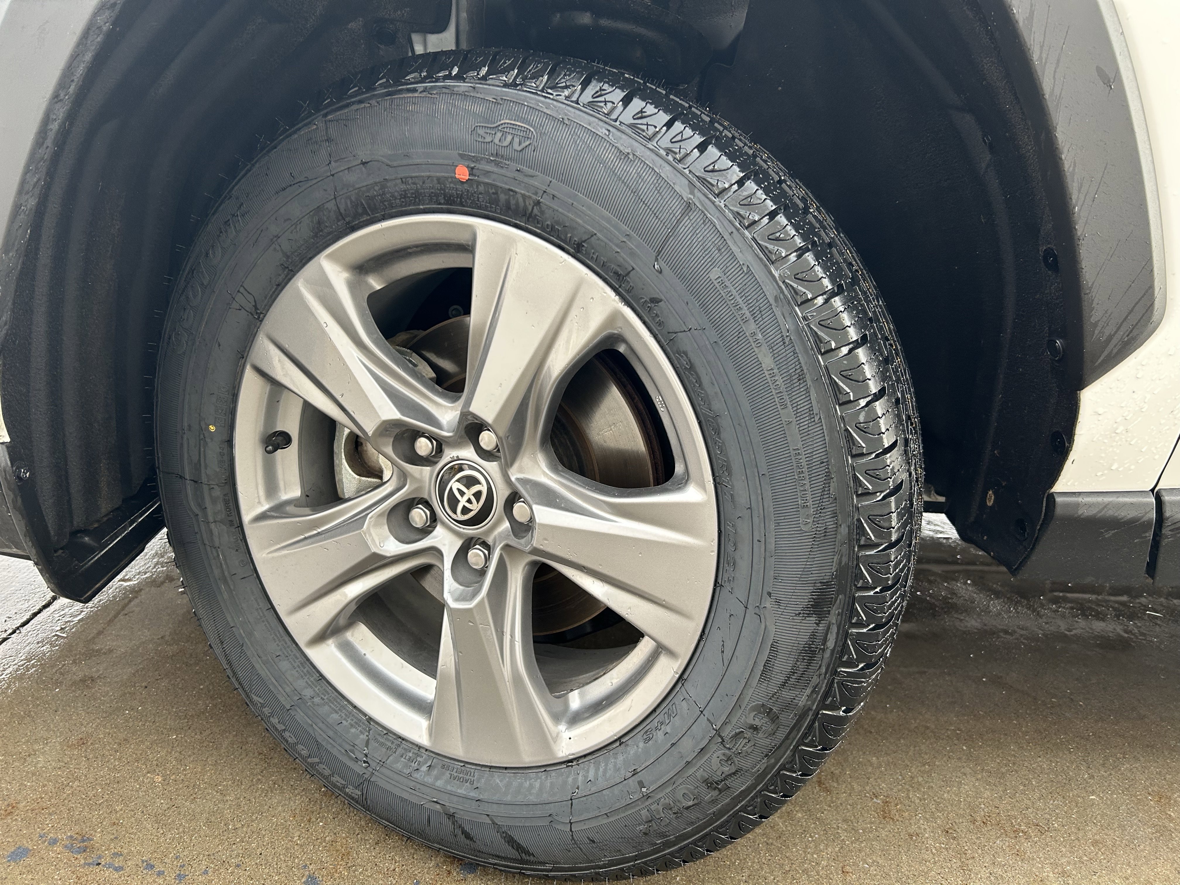 Certified 2025 Toyota RAV4 XLE AWD/4WD image 10