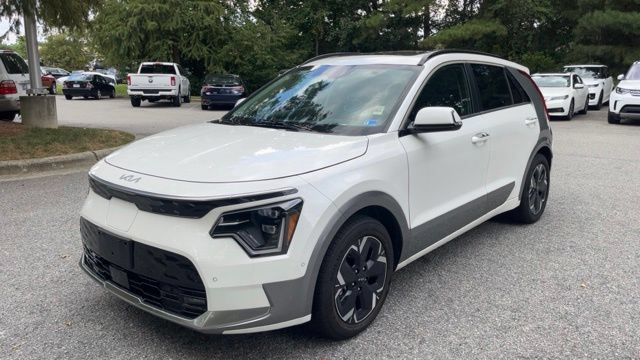 Used 2023 Kia Niro Wave w/ Wave Preserve Package FWD image 1
