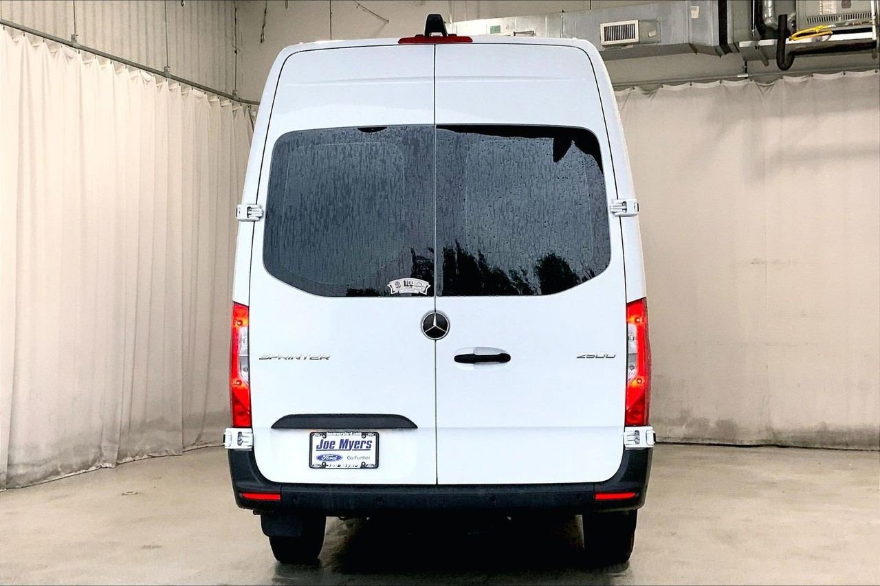 Used 2023 Mercedes-Benz Sprinter 2500 image 4