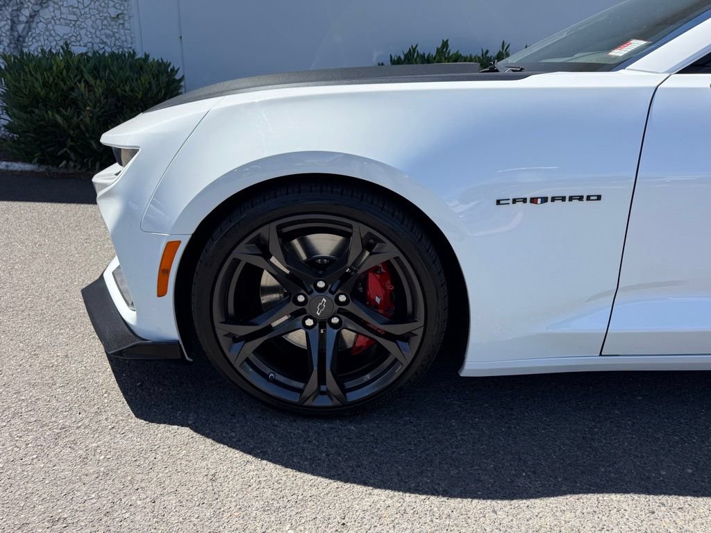 Used 2021 Chevrolet Camaro SS RWD image 12
