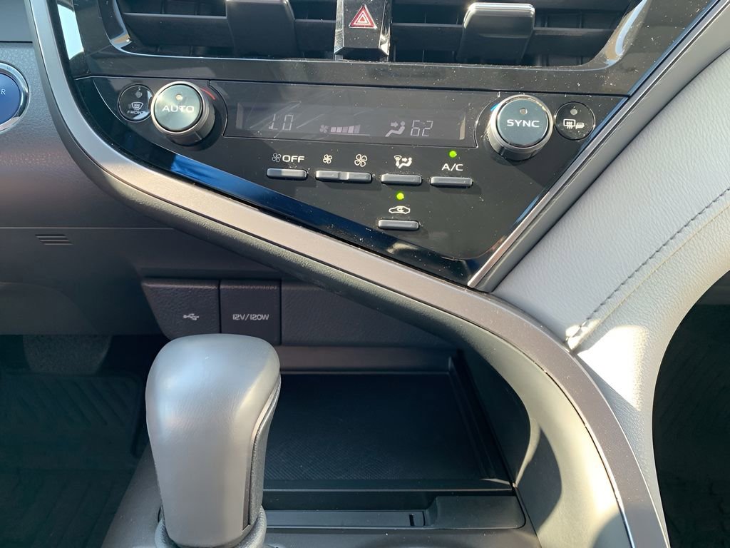 Used 2024 Toyota Camry SE image 22