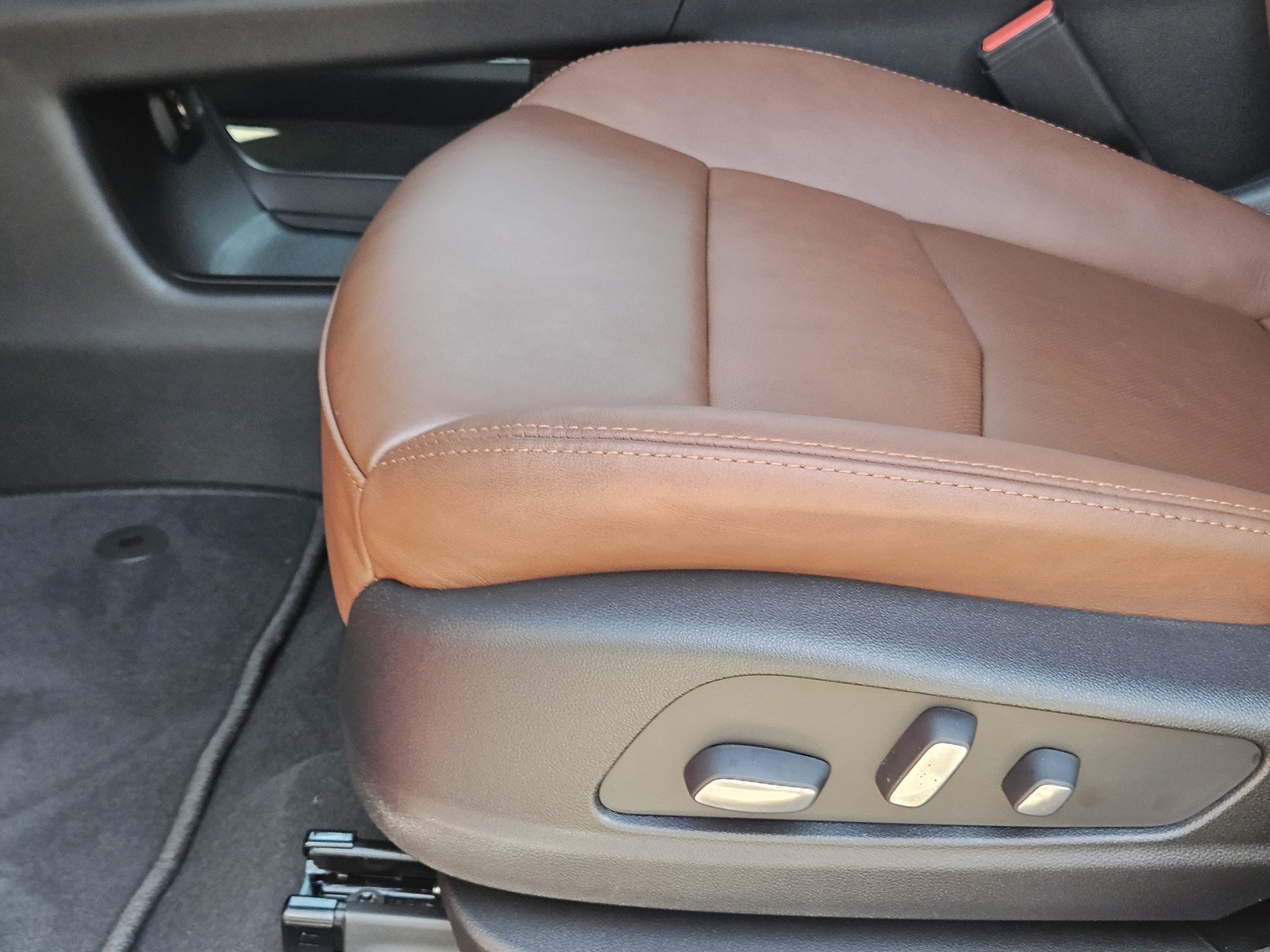 New 2026 Cadillac XT5 Premium Luxury w/ Driver Assist Package FWD image 17